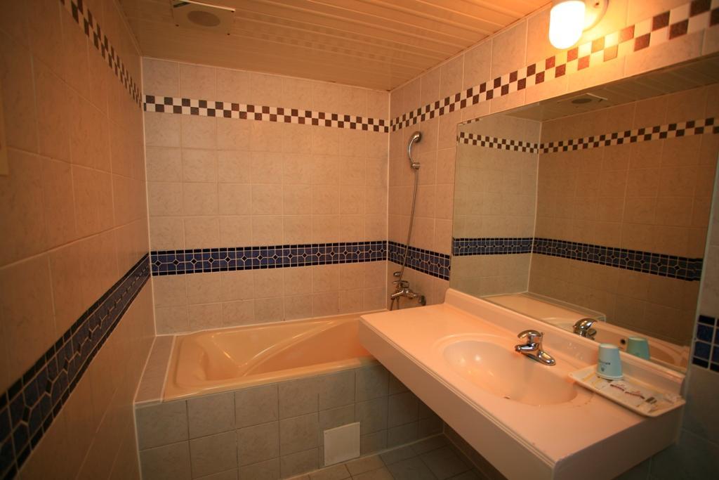Paiwei Motel Tainan Eksteriør bilde